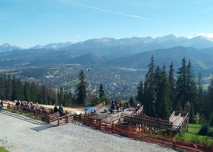 Vista & Sauna 公寓 *